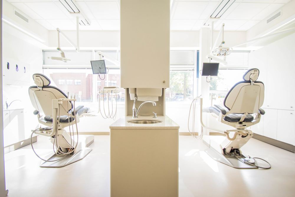 Tannlegekontor med to stoler